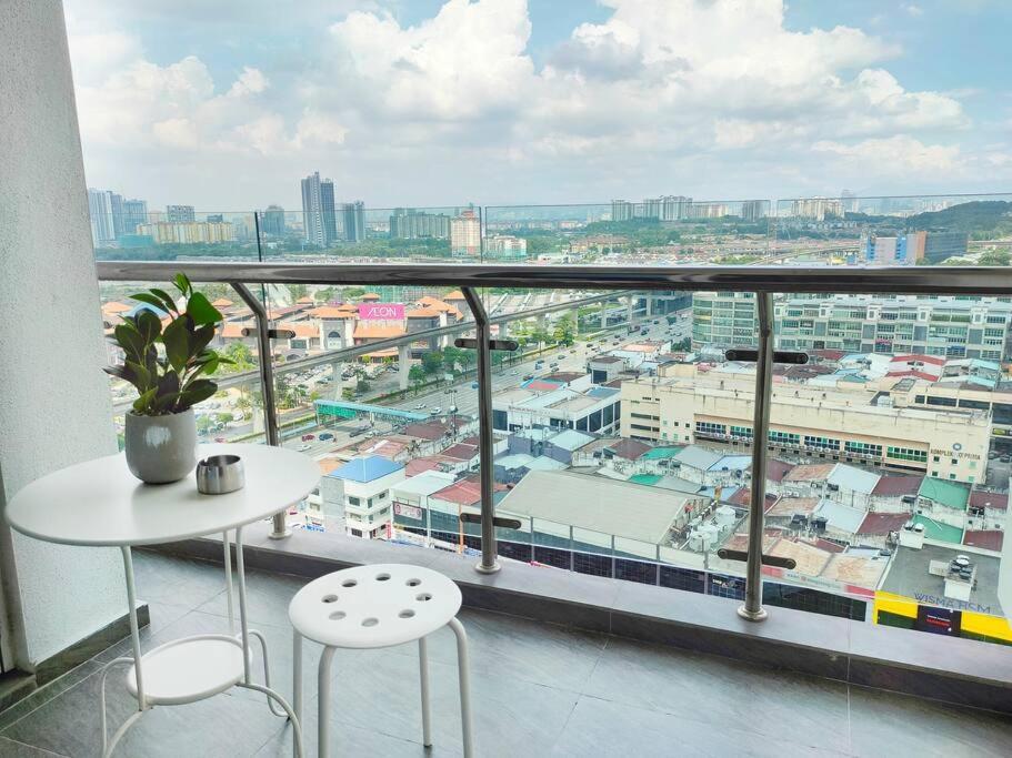 No.15 Eighties 80'S @ Retro Interior Near Sunway Apartment Puchong Bagian luar foto